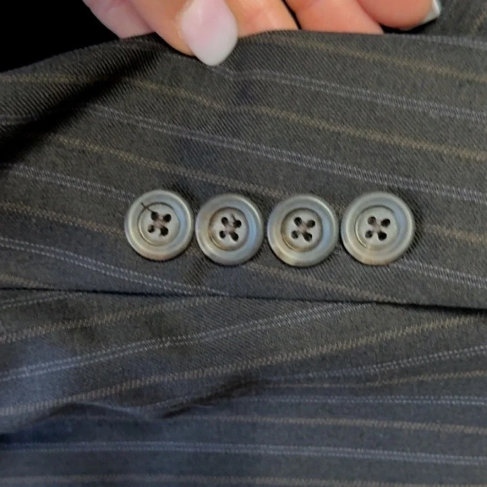 Burberry London Men's Dark Gray Pinstripe Wool Blazer 42R‎ Made in USA